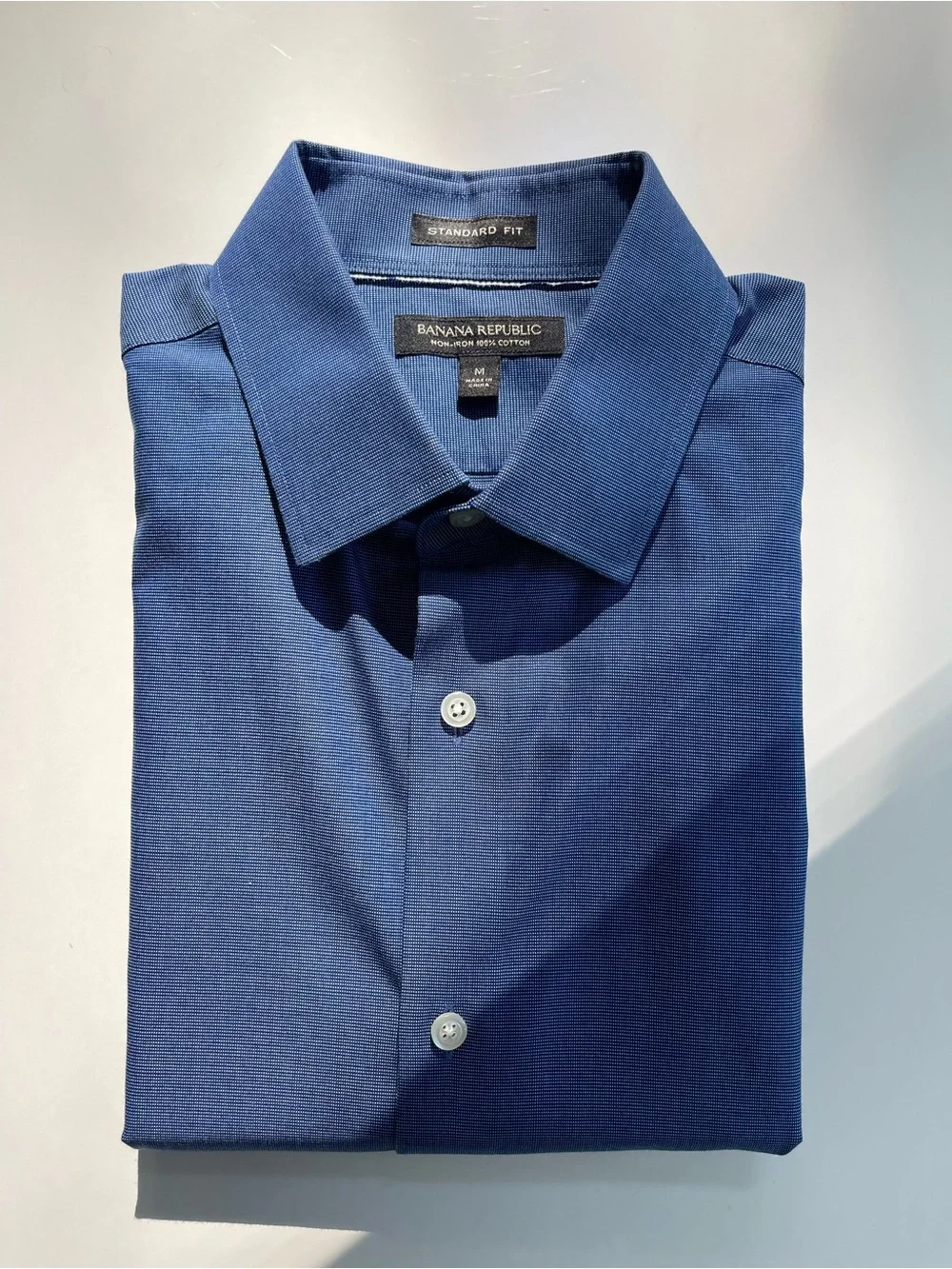 Banana Republic Men's Blue Shirt size M